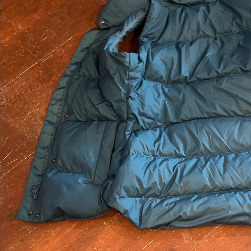 Athleta Dark Aqua Puffer Vest - Picture 8 of 10